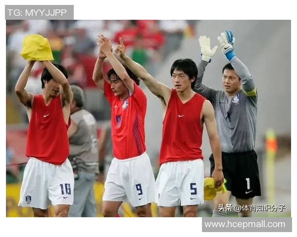 足球明星因场外行为被罚款事件引发热议视频曝光引发球迷关注与讨论